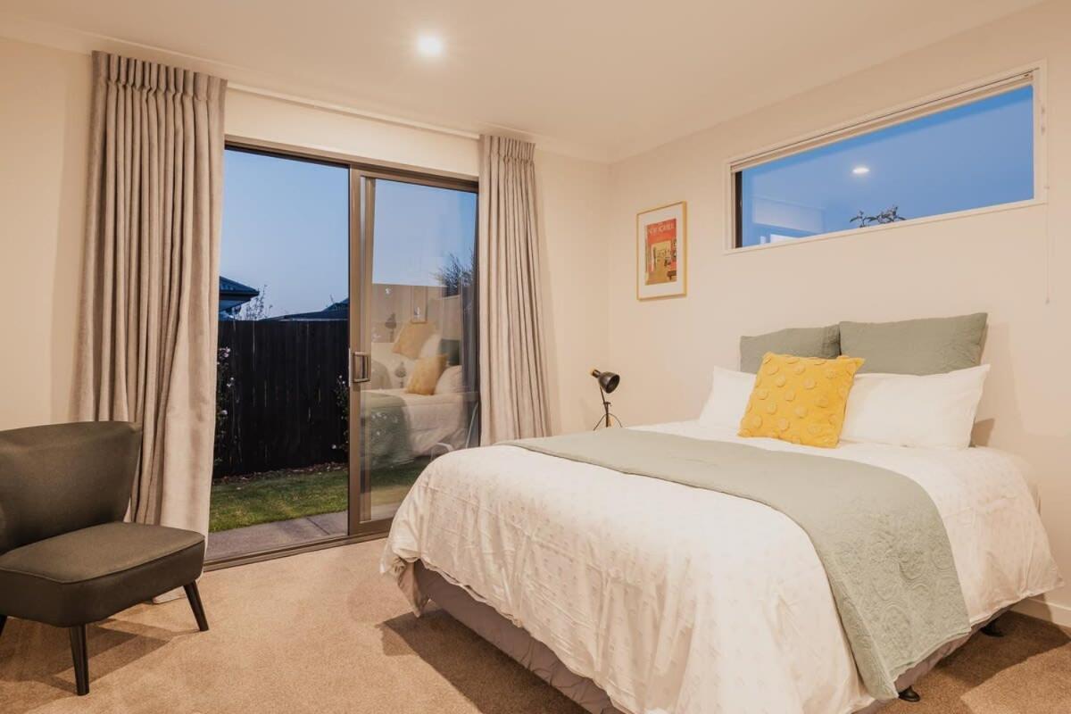 Elegant 3Br Home On Mustang Avenue Christchurch Extérieur photo