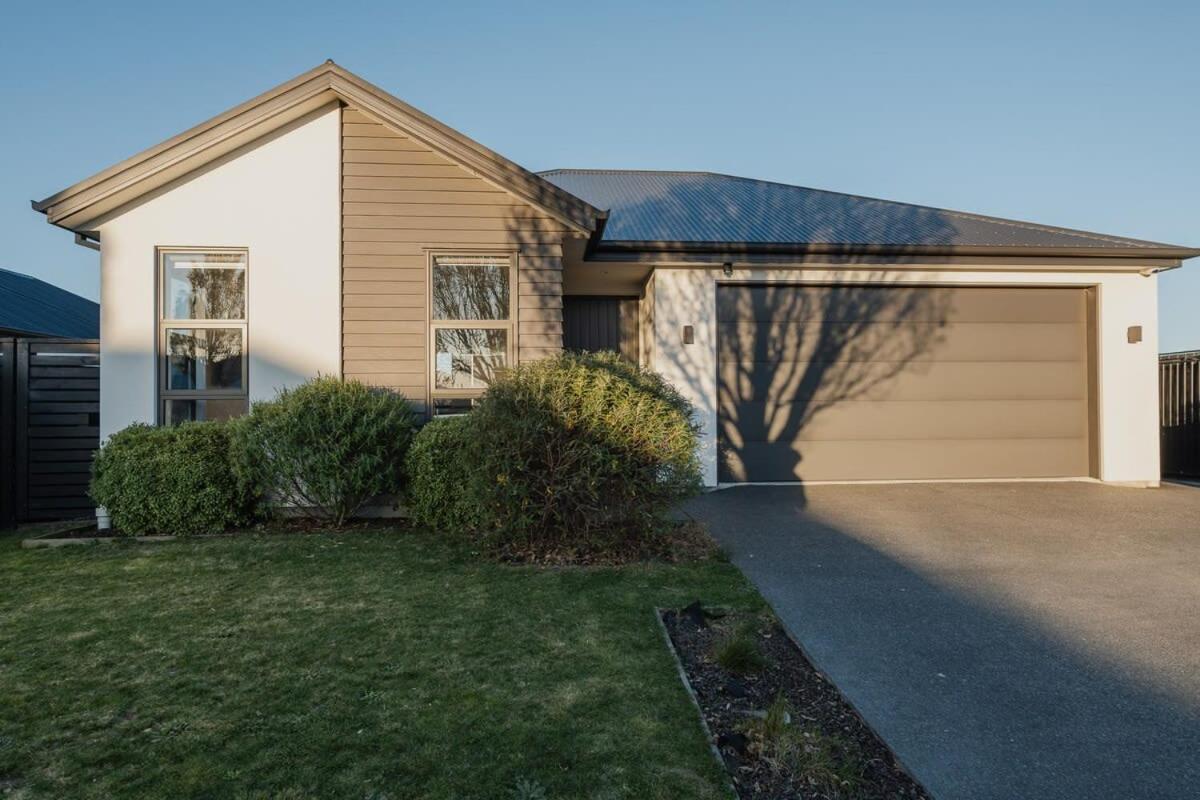 Elegant 3Br Home On Mustang Avenue Christchurch Extérieur photo