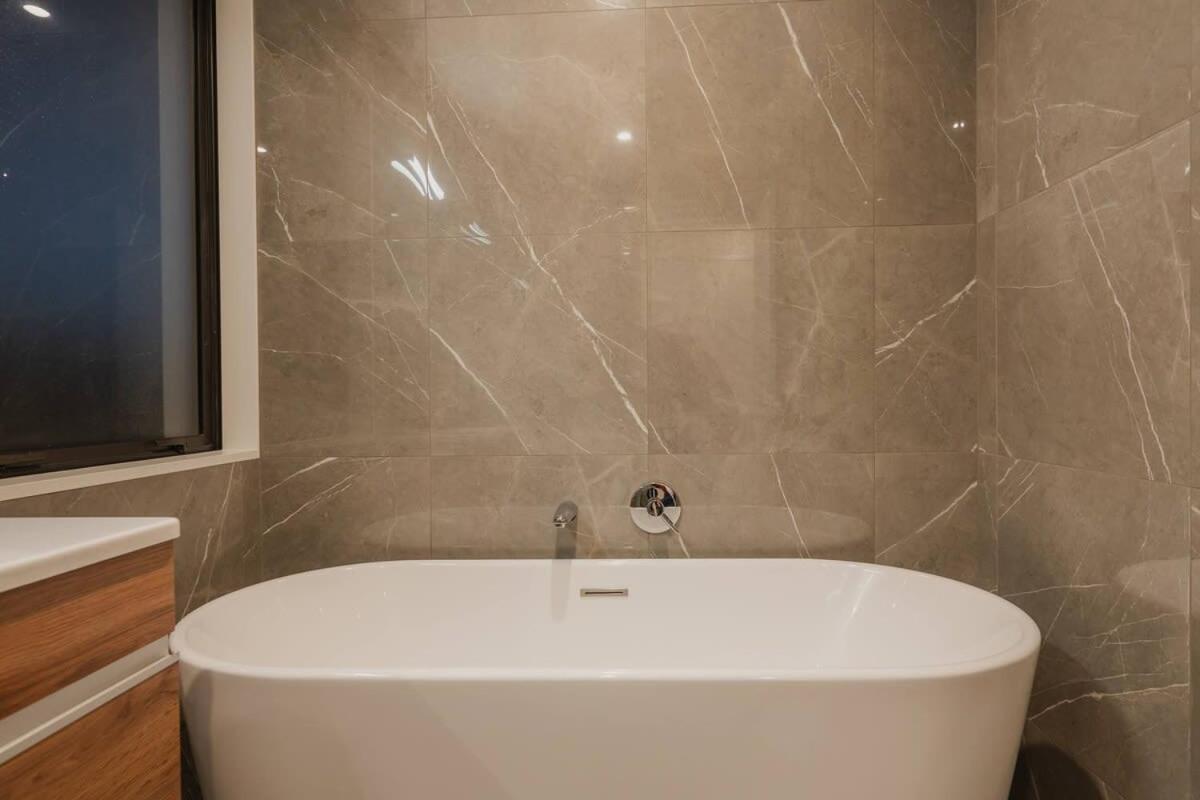 Elegant 3Br Home On Mustang Avenue Christchurch Extérieur photo