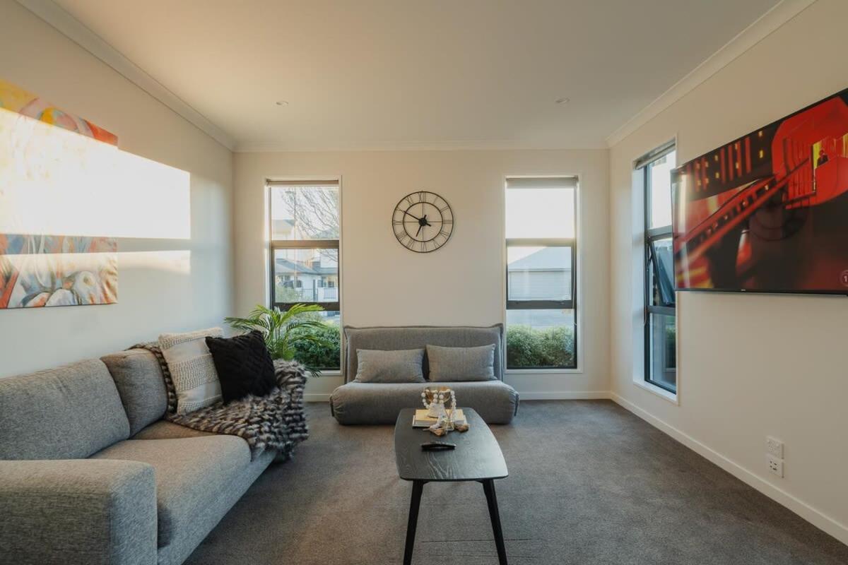 Elegant 3Br Home On Mustang Avenue Christchurch Extérieur photo